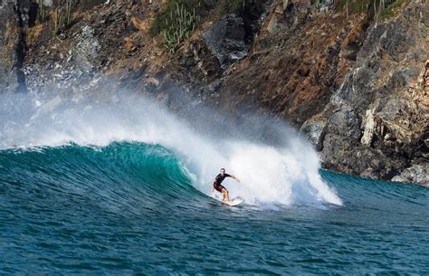 costa rica vacation spots for surfing